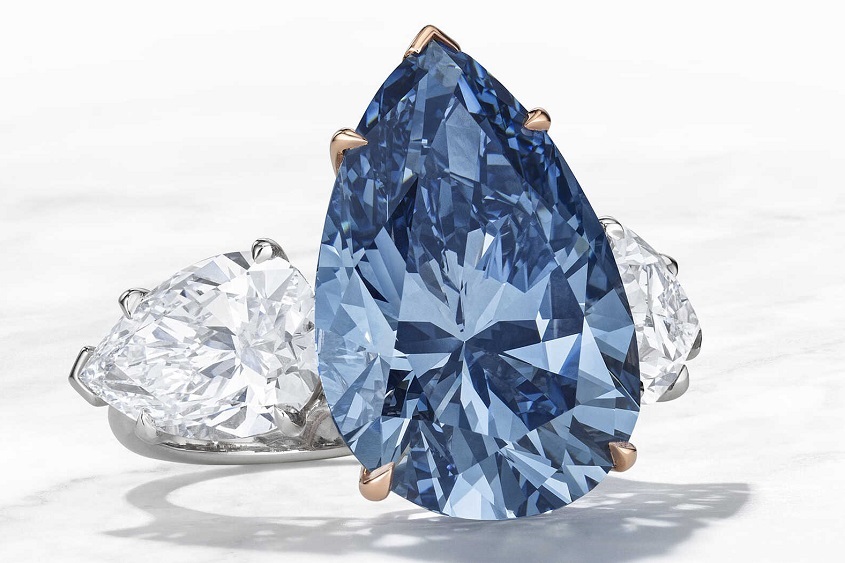 Historic “Bleu Royal” Diamond Rakes in Almost $44 Million at Christie’s ...